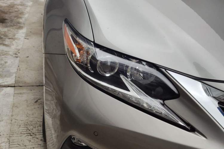 Used Lexus ES 2015 300h Comfort Edition Right Front Headlight