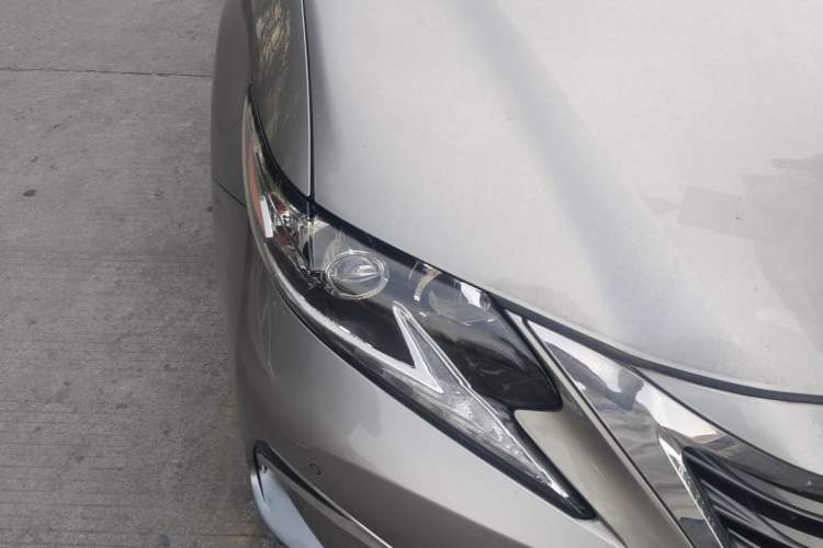 Used Lexus ES 2015 300h Comfort Edition Right Front Headlight