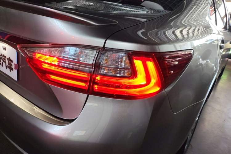 Used Lexus ES 2015 200 Elite Edition Right Rear Taillight