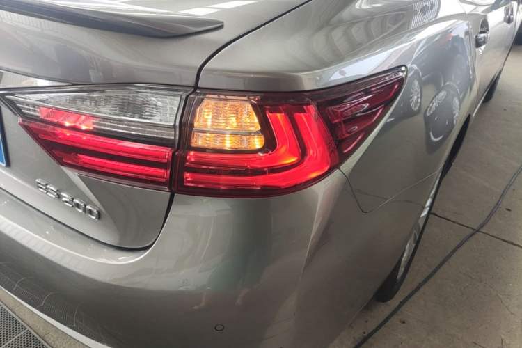 Used Lexus ES 2015 200 Elite Edition Right Rear Taillight