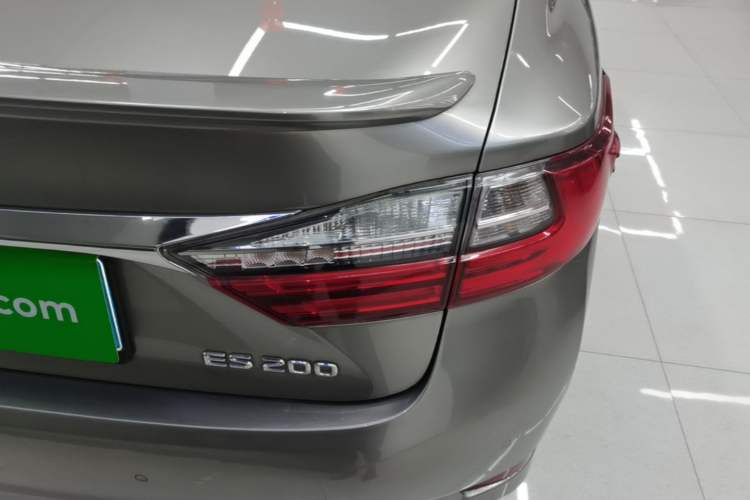 Used Lexus ES 2015 200 Elite Edition Right Rear Taillight