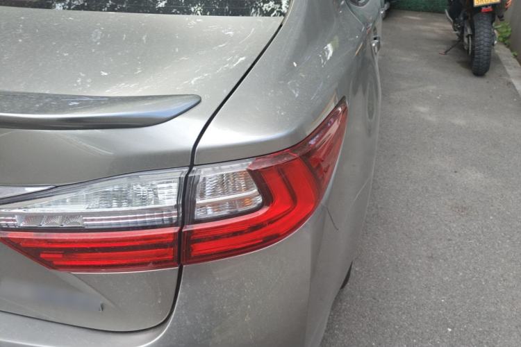 Used Lexus ES 2015 300h Luxury Edition Right Rear Taillight