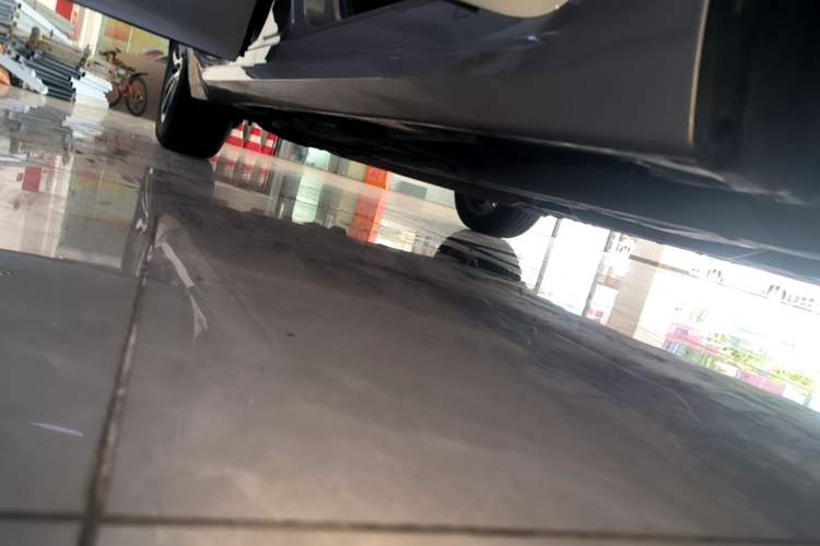 Used Lexus ES 2015 300h Comfort Edition Right Side Sill