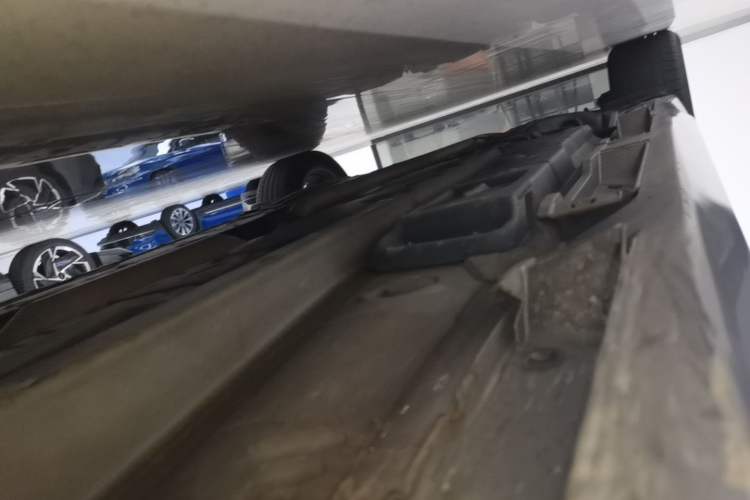 Used Lexus ES 2015 200 Elite Edition Right Side Sill