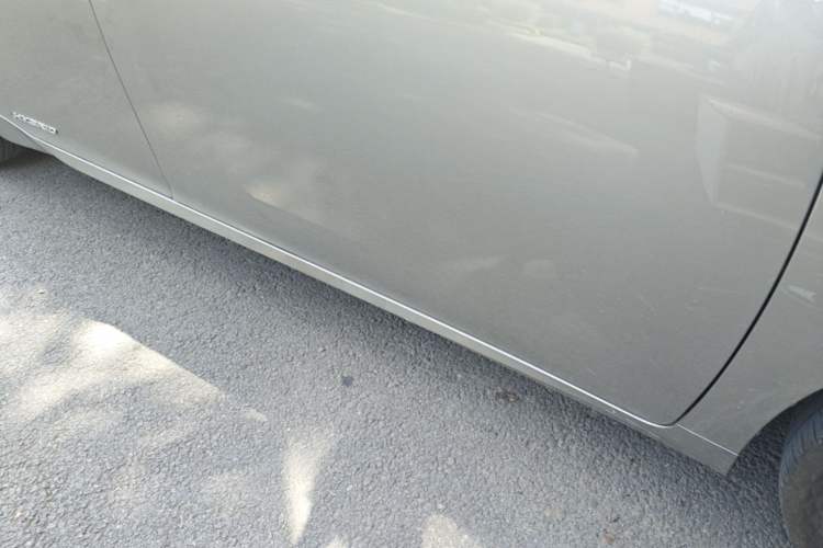 Used Lexus ES 2015 300h Luxury Edition Right Side Sill