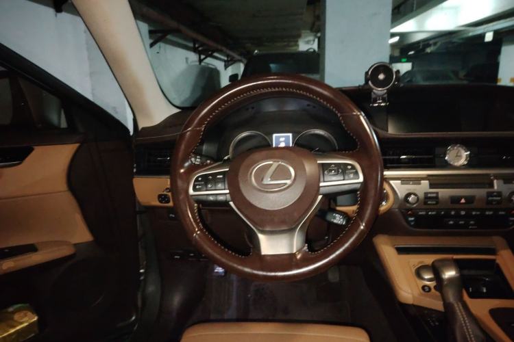 Used Lexus ES 2015 200 Elite Edition Steering Wheel