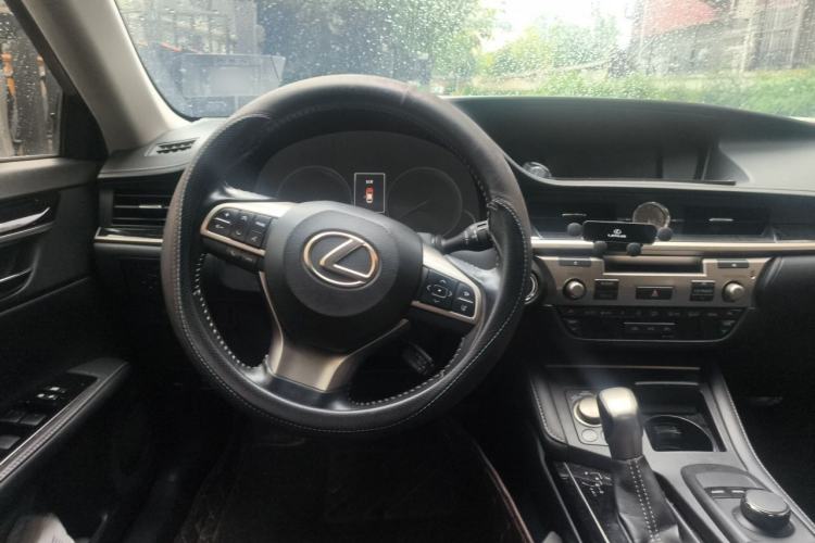 Used Lexus ES 2015 200 Elite Edition Steering Wheel