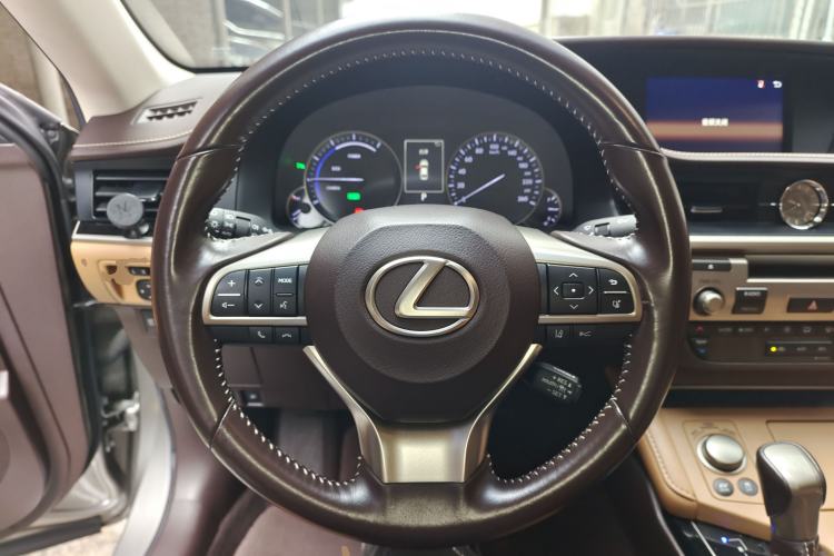 Used Lexus ES 2015 300h Comfort Edition Steering Wheel