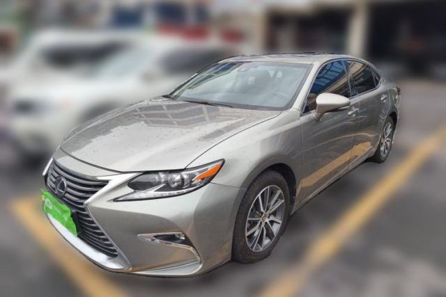 Used Lexus ES 2015 300h Premium Edition