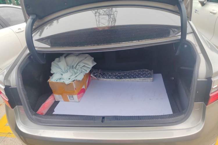 Used Lexus ES 2015 300h Comfort Edition Trunk