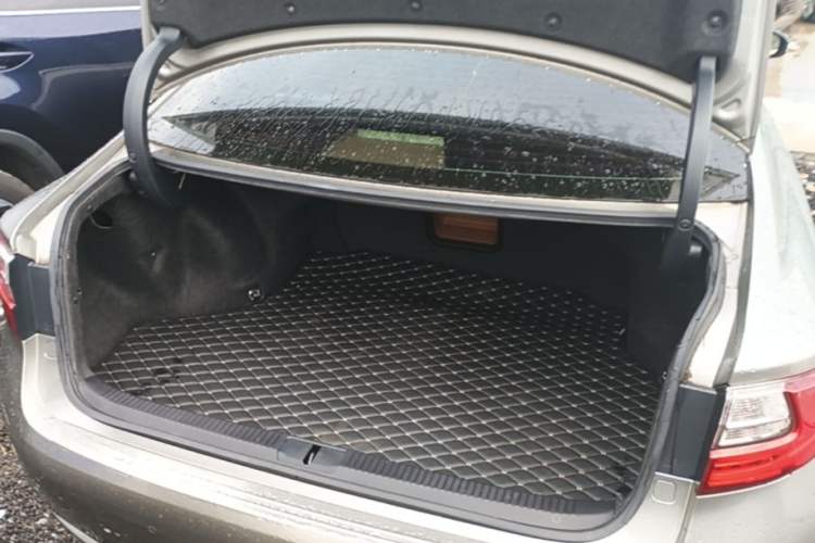 Used Lexus ES 2015 200 Elite Edition Trunk