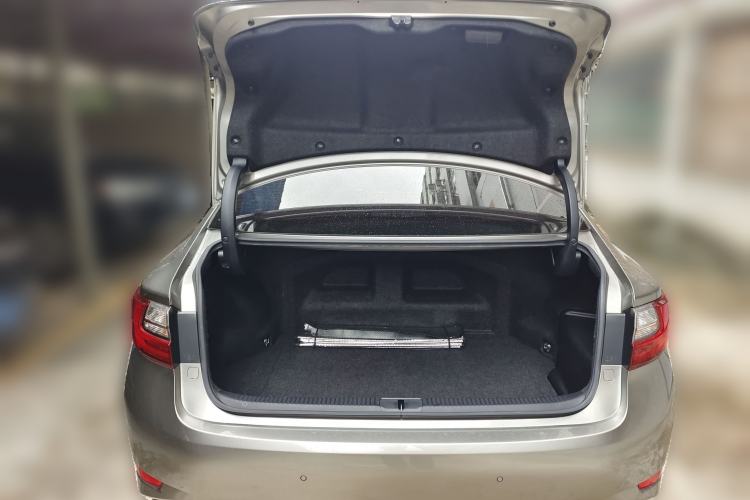 Used Lexus ES 2015 300h Comfort Edition Trunk