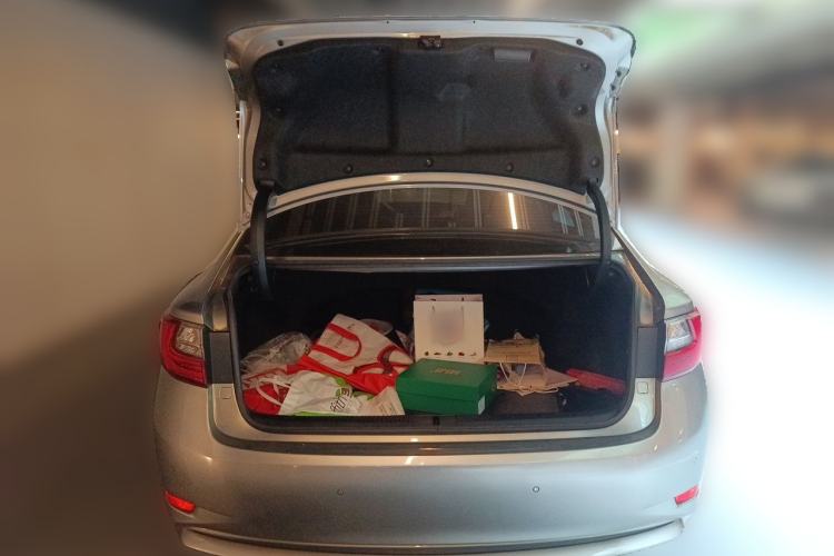 Used Lexus ES 2015 200 Comfort Edition Trunk