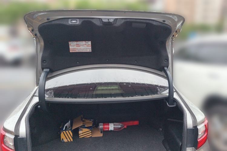 Used Lexus ES 2015 300h Premium Edition Trunk