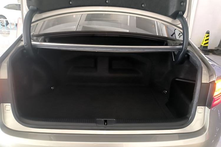 Used Lexus ES 2015 300h Comfort Edition Trunk