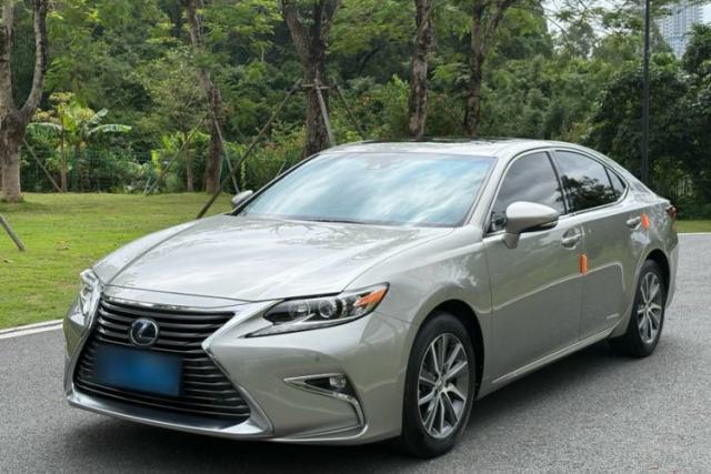 Used Lexus ES 2015 300h Comfort Edition