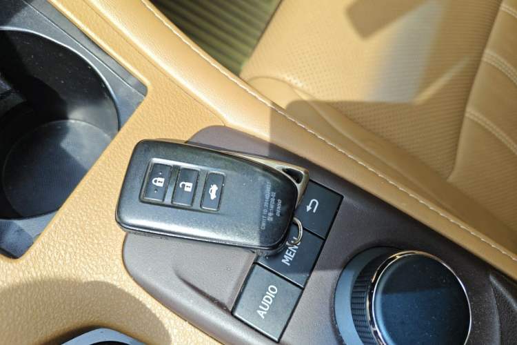 Used Lexus ES 2015 200 Elite Edition Vehicle Key