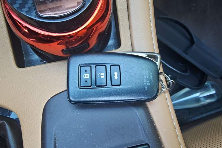 Used Lexus ES 2015 200 Elite Edition Vehicle Key