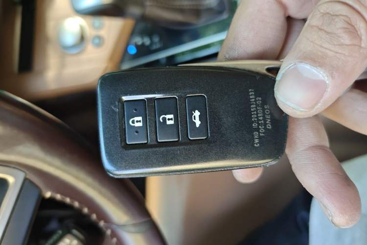 Used Lexus ES 2015 200 Comfort Edition Vehicle Key
