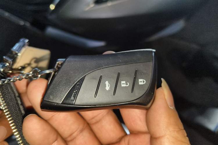 Used Lexus ES 2015 250 Elegant Edition Vehicle Key
