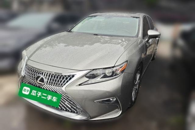 Ojetý Lexus ES 2015 200 Elite Edition