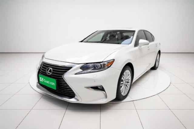 Ojetý Lexus ES 2015 200 Elite Edition