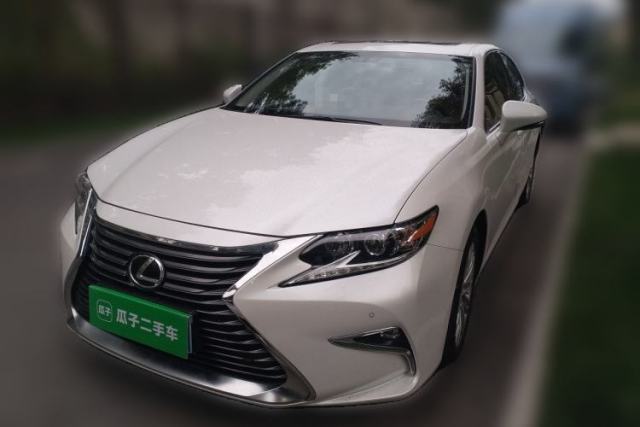 Ojetý Lexus ES 2015 200 Elite Edition