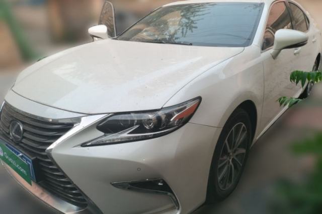 Used Lexus ES 2015 300h Luxury Edition