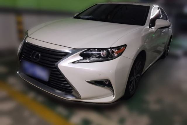 Used Lexus ES 2015 300h Comfort Edition