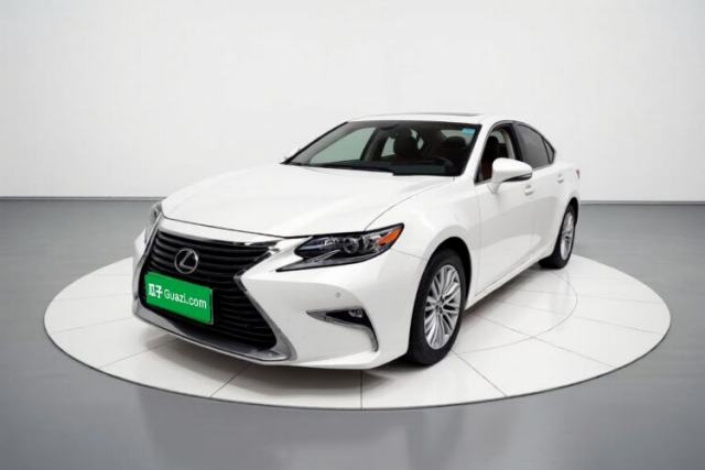Ojetý Lexus ES 2015 200 Elite Edition