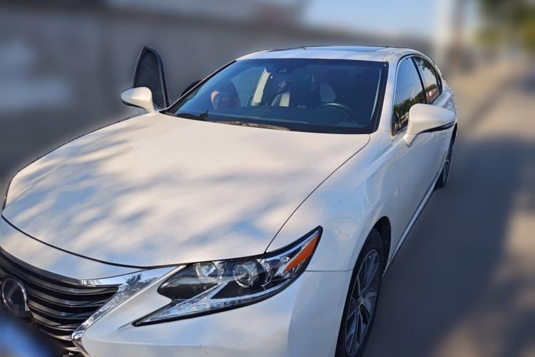 Used Lexus ES 2015 300h Comfort Edition Guazi used car, China used car export, Used car for sale, Used  cars, Cheapest cars for sale