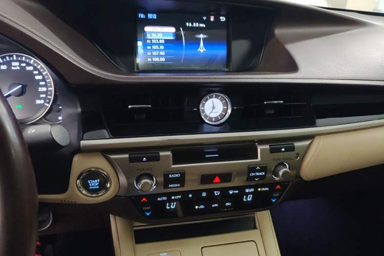 Used Lexus ES 2015 200 Elite Edition Audio And AC Panel