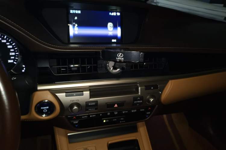 Used Lexus ES 2015 300h Comfort Edition Audio And AC Panel