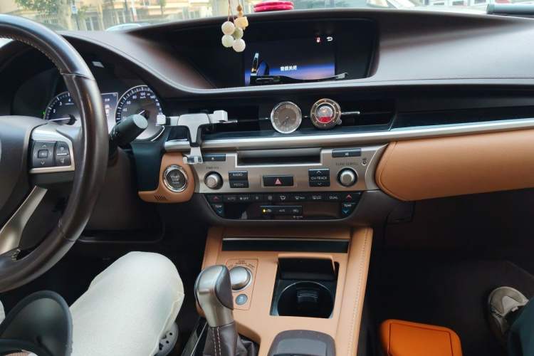 Used Lexus ES 2015 200 Elite Edition Audio And AC Panel