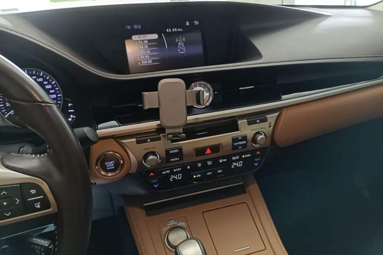 Used Lexus ES 2015 200 Elite Edition Audio And AC Panel