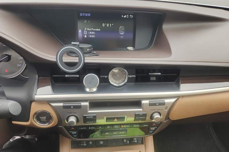 Used Lexus ES 2015 250 Elegant Edition Audio And AC Panel