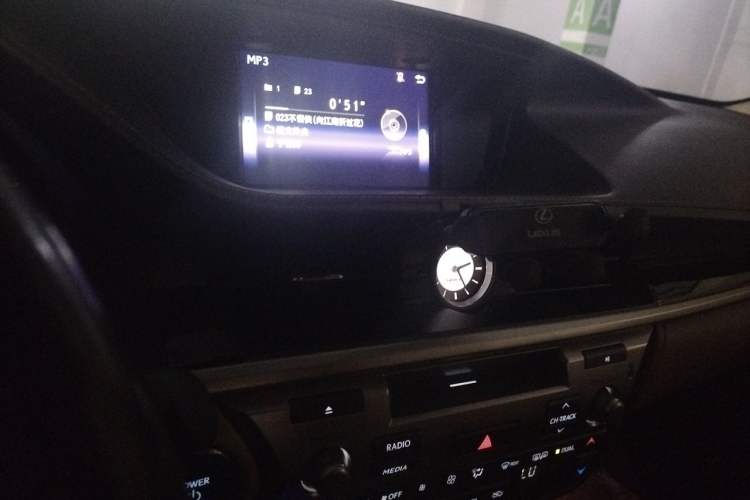 Used Lexus ES 2015 300h Comfort Edition Audio And AC Panel
