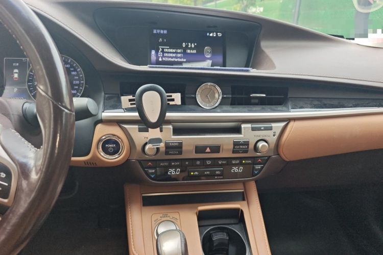 Used Lexus ES 2015 300h Comfort Edition Audio And AC Panel
