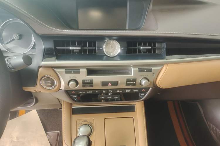 Used Lexus ES 2015 200 Elite Edition Audio And AC Panel