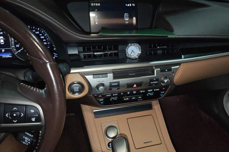 Used Lexus ES 2015 200 Elite Edition Audio And AC Panel