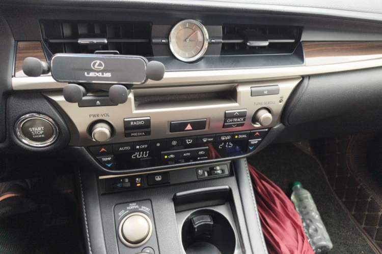 Used Lexus ES 2015 250 Elegant Edition Audio And AC Panel