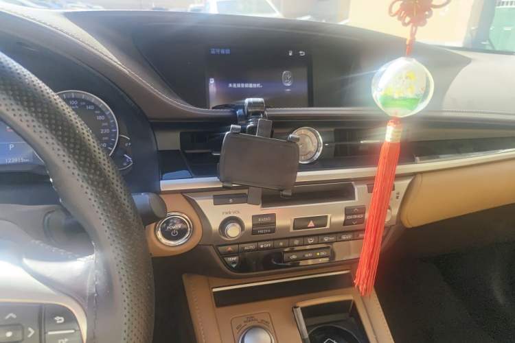 Used Lexus ES 2015 300h Comfort Edition Audio And AC Panel