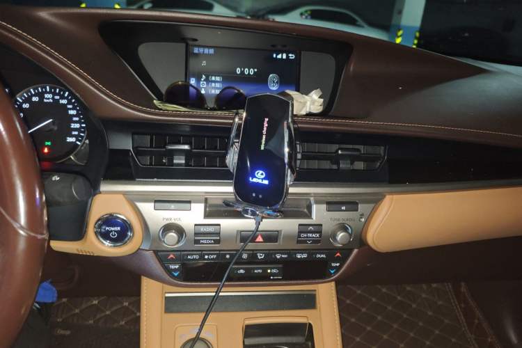 Used Lexus ES 2015 300h Comfort Edition Audio And AC Panel