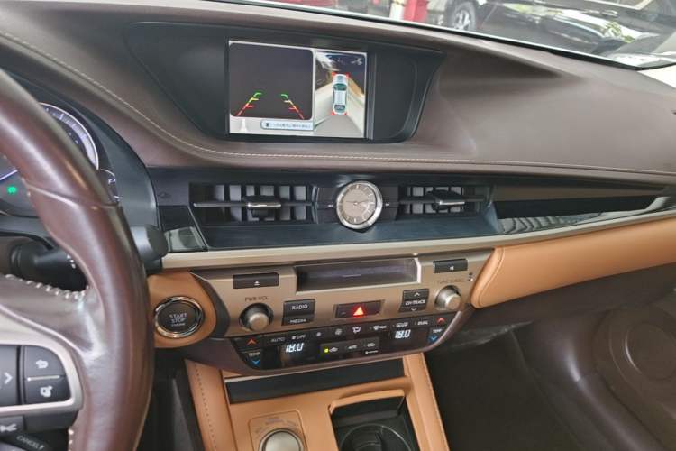 Used Lexus ES 2015 200 Comfort Edition Audio And AC Panel