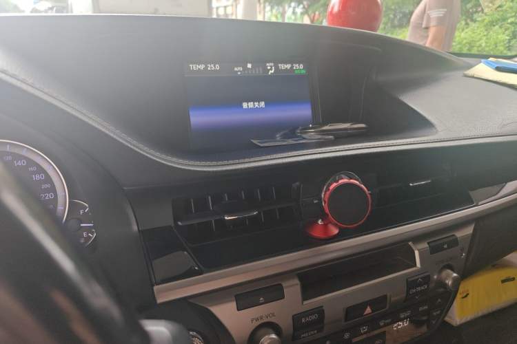 Used Lexus ES 2015 300h Comfort Edition Audio And AC Panel