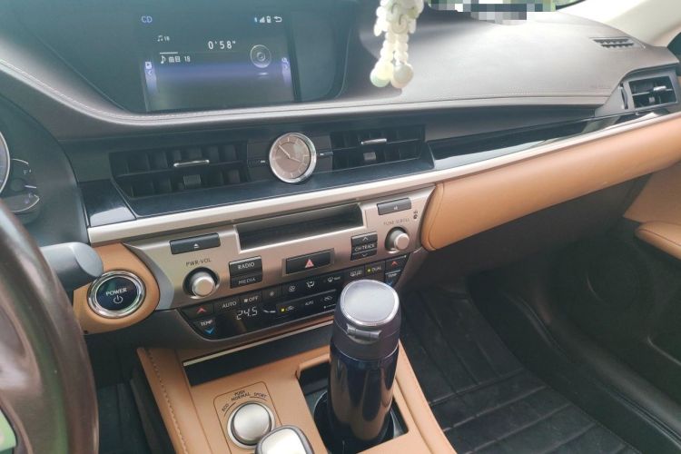Used Lexus ES 2015 300h Comfort Edition Audio And AC Panel