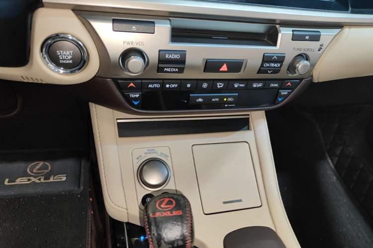 Used Lexus ES 2015 200 Elite Edition Audio And AC Panel