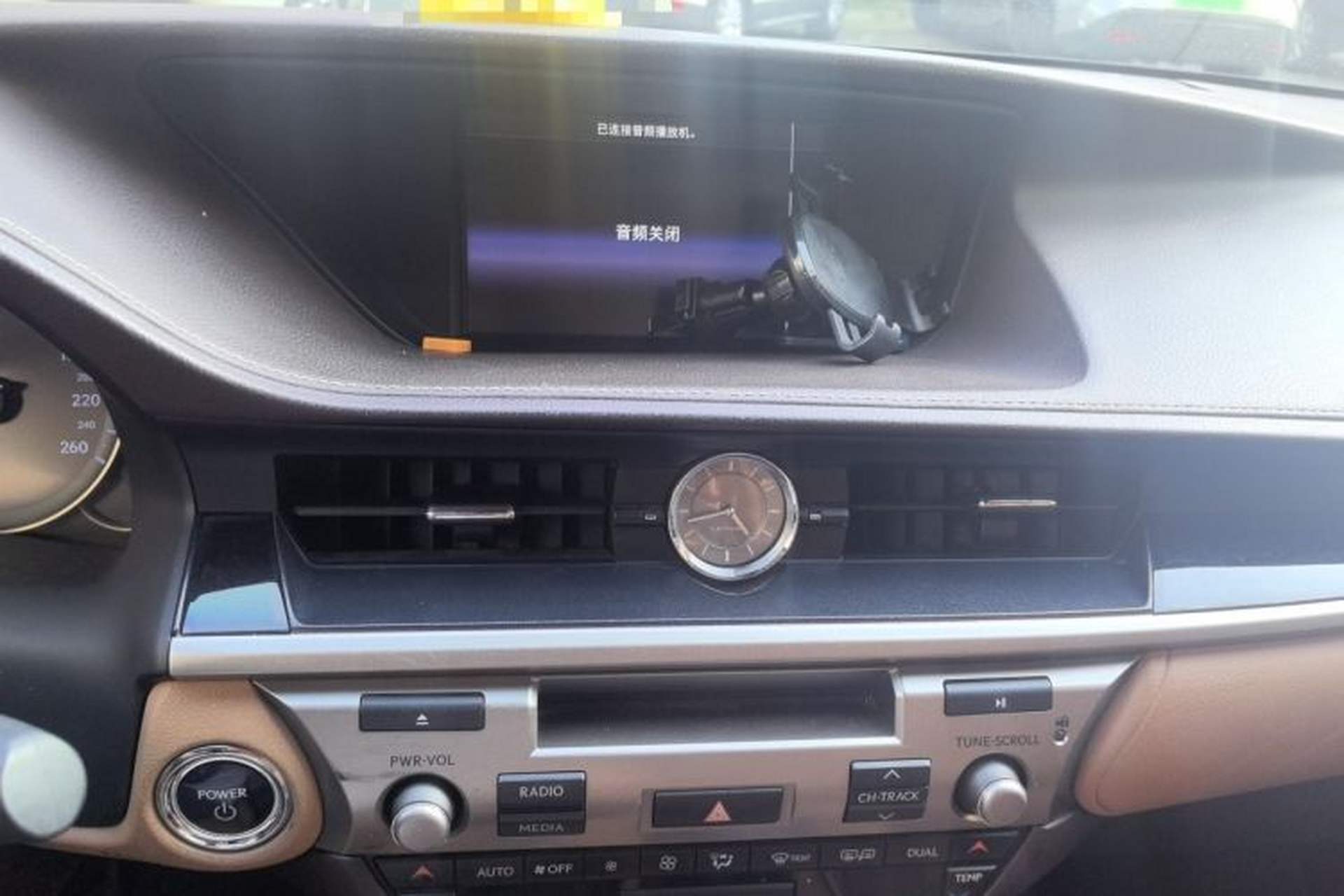 Used Lexus ES 2015 300h Comfort Edition Audio And AC Panel