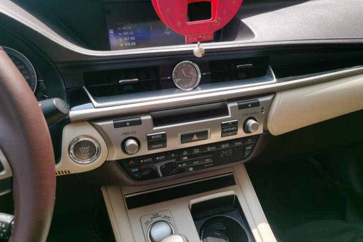 Used Lexus ES 2015 200 Elite Edition Audio And AC Panel