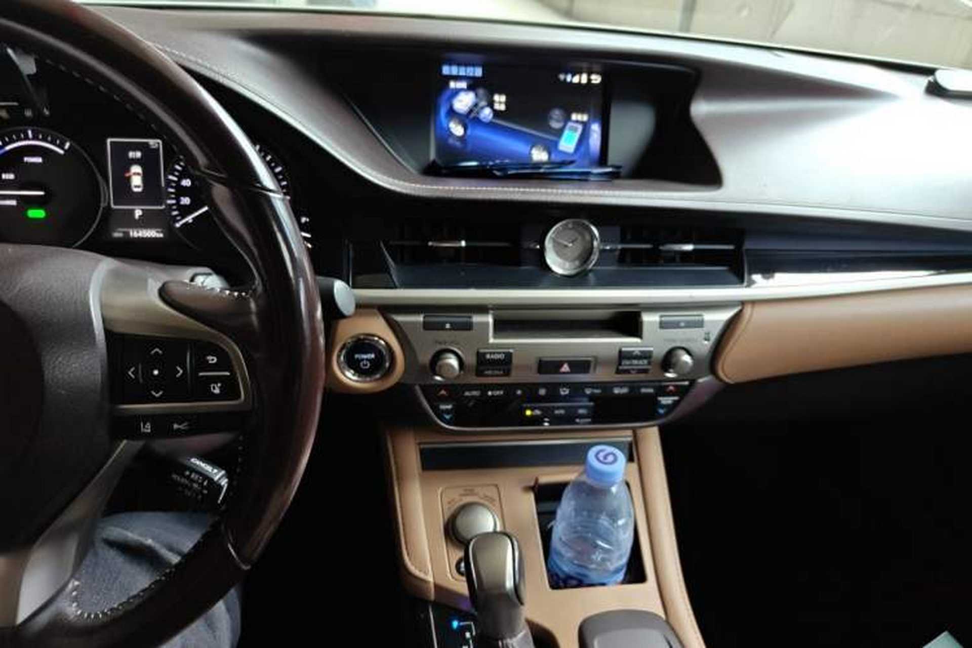 Used Lexus ES 2015 300h Comfort Edition Audio And AC Panel